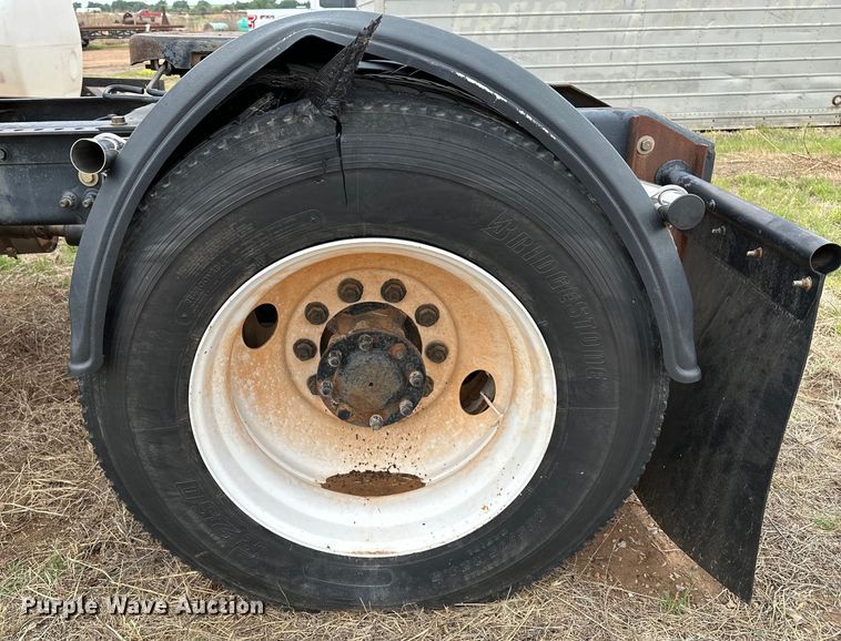 image for item DS6771 2007 International 4400 semi truck