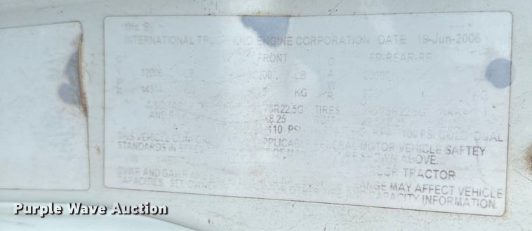 image for item DS6771 2007 International 4400 semi truck