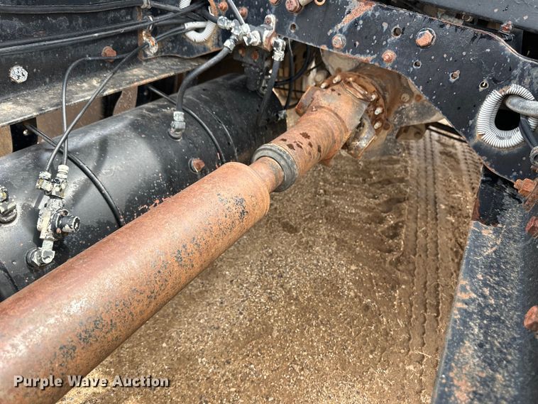 image for item DS6774 1984 Mack R686ST semi truck