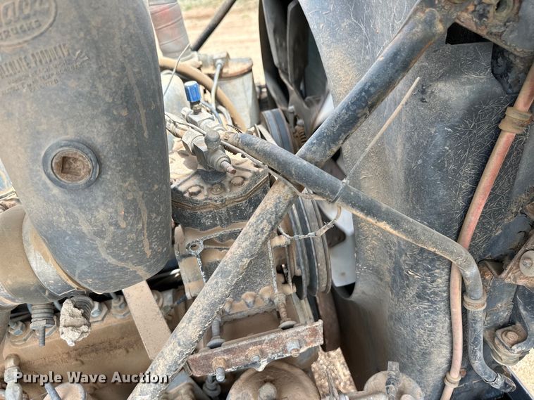 image for item DS6774 1984 Mack R686ST semi truck