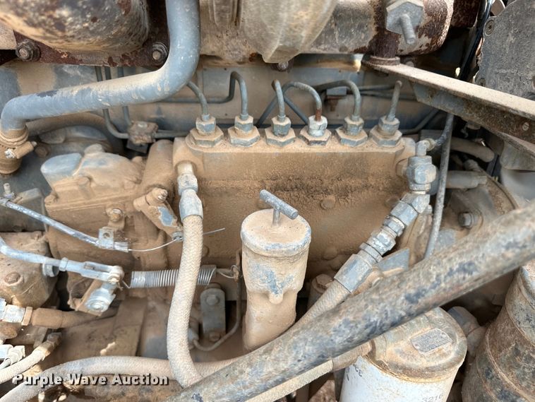 image for item DS6774 1984 Mack R686ST semi truck