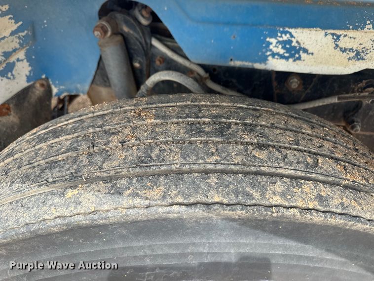 image for item DS6774 1984 Mack R686ST semi truck