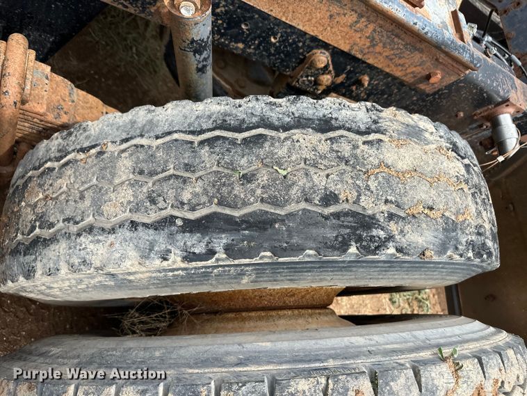 image for item DS6774 1984 Mack R686ST semi truck