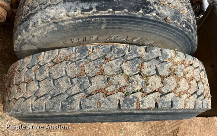 image for item DS6774 1984 Mack R686ST semi truck