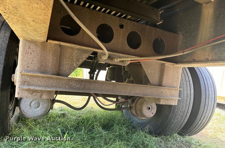 image for item DU3012 1998 Wilson  CF900 flatbed trailer