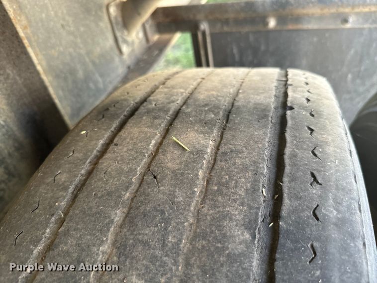 image for item DU3012 1998 Wilson  CF900 flatbed trailer