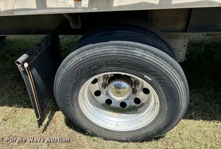 image for item DU3012 1998 Wilson  CF900 flatbed trailer