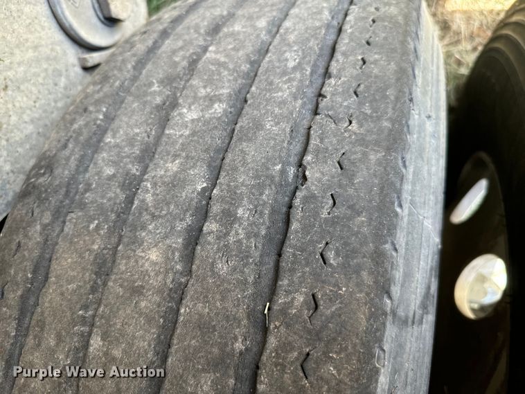 image for item DU3012 1998 Wilson  CF900 flatbed trailer