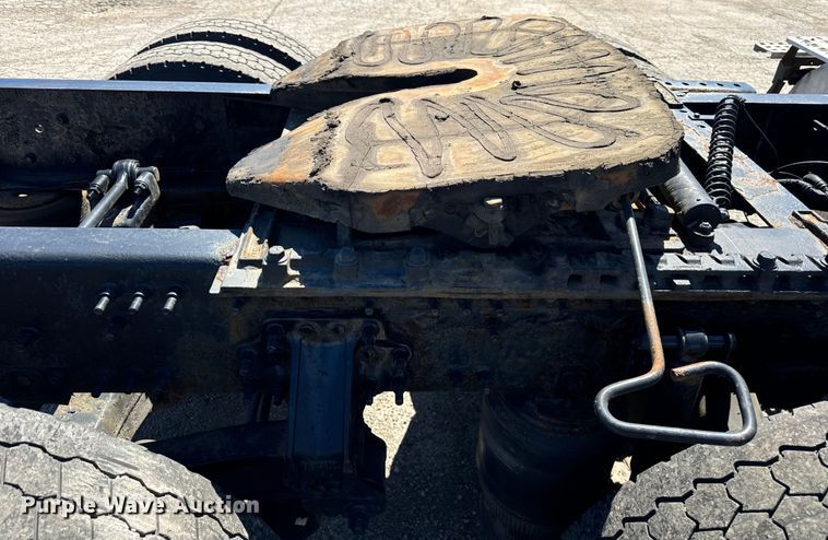image for item DV5776 2009 Volvo  VNL semi truck