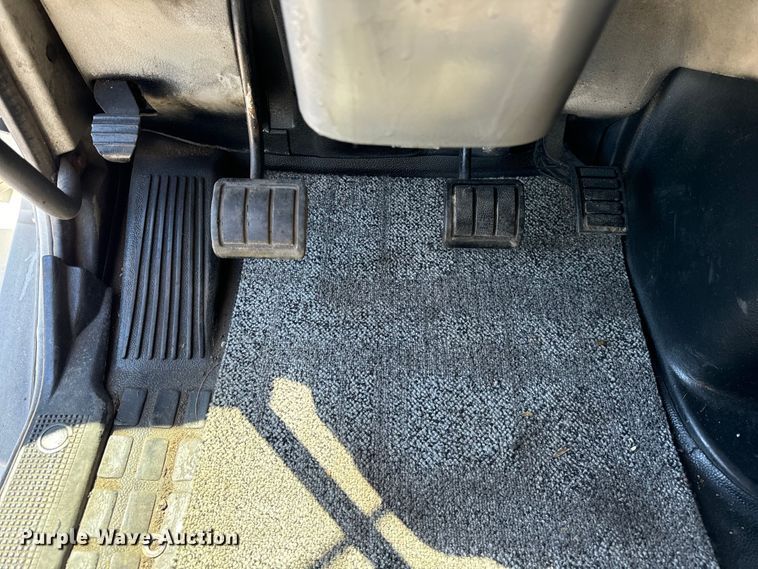 image for item DV5776 2009 Volvo  VNL semi truck