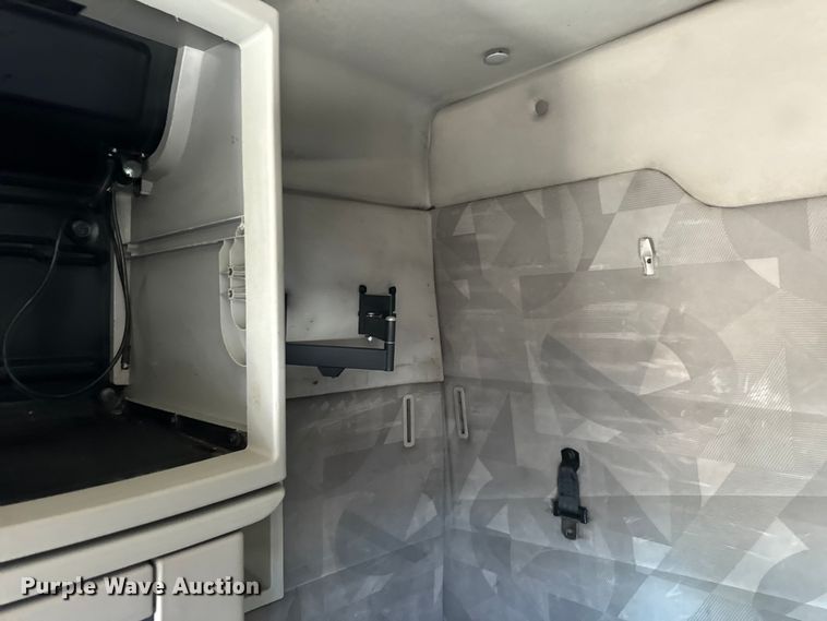 image for item DV5776 2009 Volvo  VNL semi truck