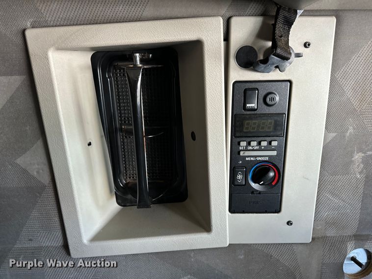 image for item DV5776 2009 Volvo  VNL semi truck