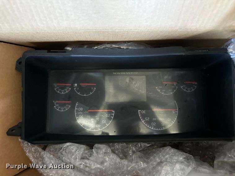 image for item DV5776 2009 Volvo  VNL semi truck