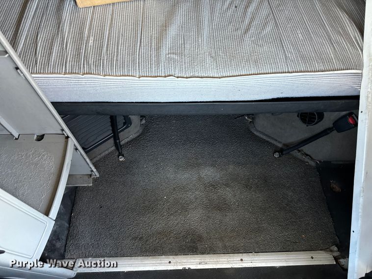 image for item DV5776 2009 Volvo  VNL semi truck