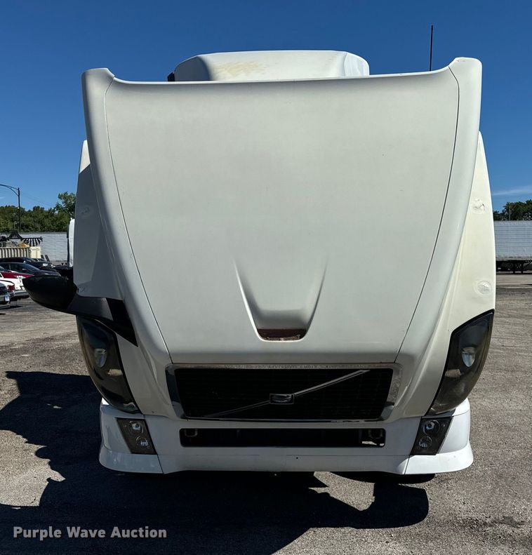image for item DV5776 2009 Volvo  VNL semi truck