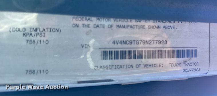 image for item DV5776 2009 Volvo  VNL semi truck