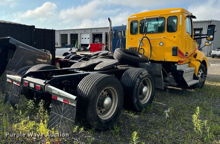 image for item DV5787 2020 Kenworth  T680 semi truck