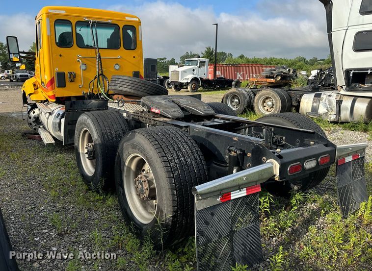 image for item DV5787 2020 Kenworth  T680 semi truck