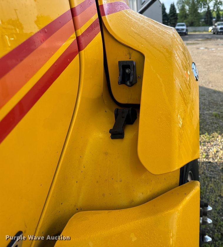 image for item DV5787 2020 Kenworth  T680 semi truck