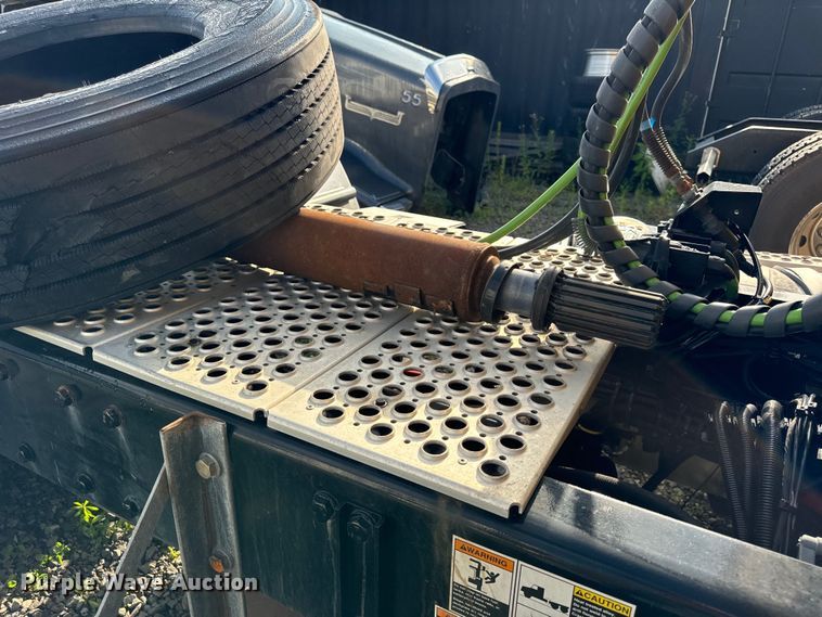 image for item DV5787 2020 Kenworth  T680 semi truck