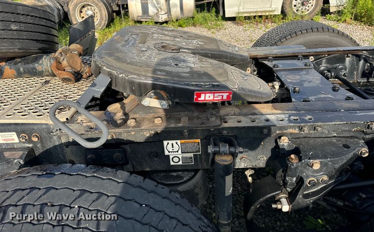 image for item DV5787 2020 Kenworth  T680 semi truck