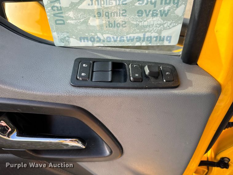 image for item DV5787 2020 Kenworth  T680 semi truck