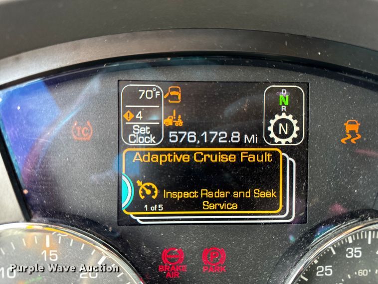 image for item DV5787 2020 Kenworth  T680 semi truck