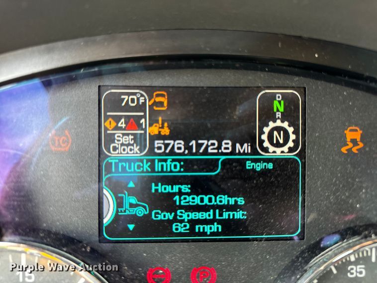 image for item DV5787 2020 Kenworth  T680 semi truck