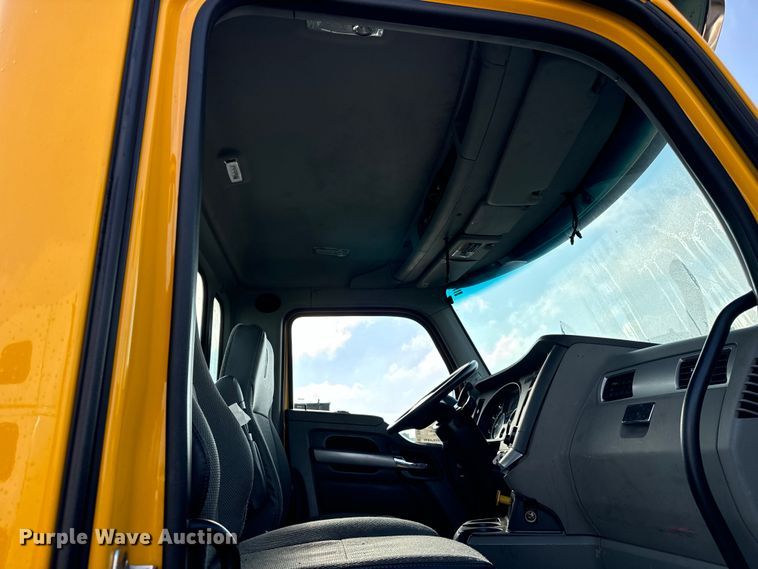 image for item DV5787 2020 Kenworth  T680 semi truck