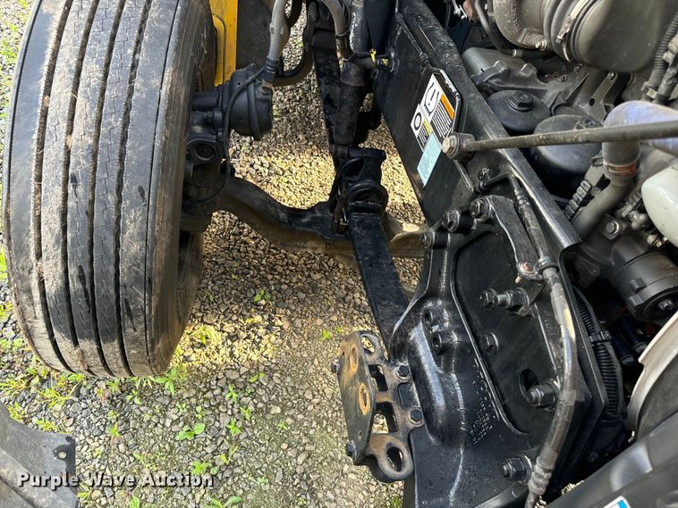 image for item DV5787 2020 Kenworth  T680 semi truck