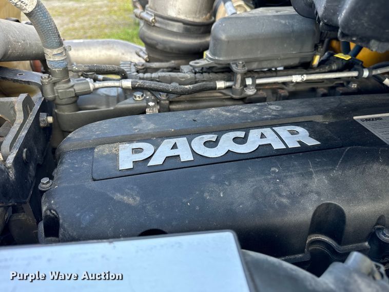 image for item DV5787 2020 Kenworth  T680 semi truck