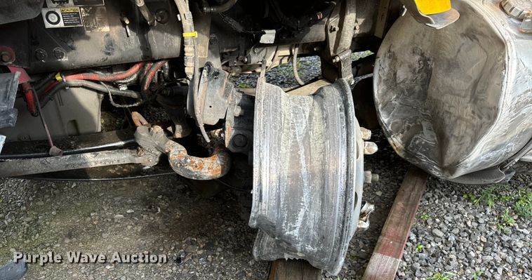 image for item DV5787 2020 Kenworth  T680 semi truck