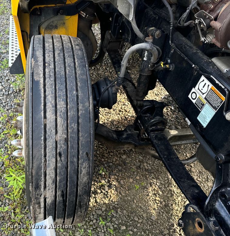 image for item DV5787 2020 Kenworth  T680 semi truck