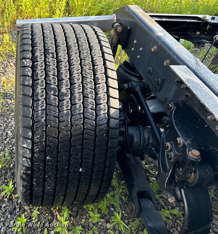 image for item DV5787 2020 Kenworth  T680 semi truck