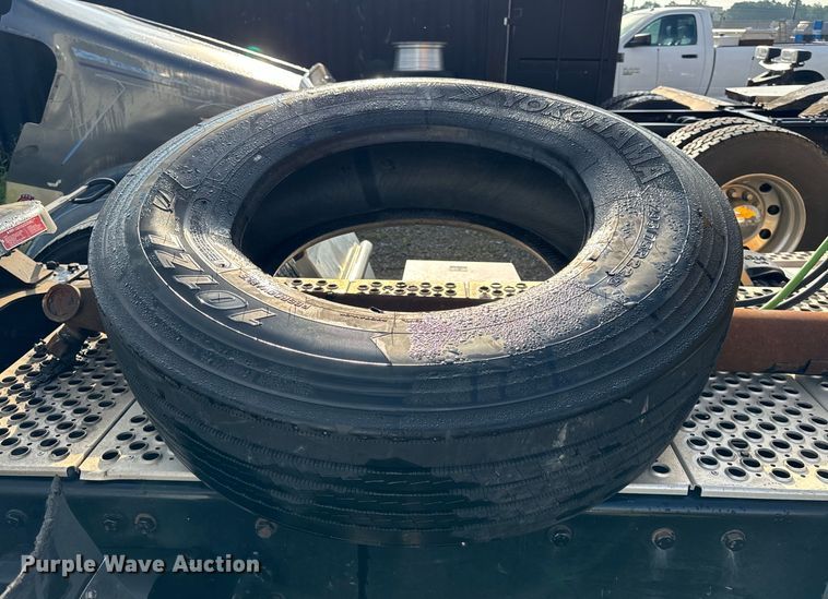 image for item DV5787 2020 Kenworth  T680 semi truck