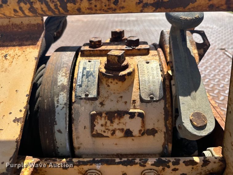 image for item DX0848 2000 Trail King TK70HT-492 hydratail drop deck equipment trailer