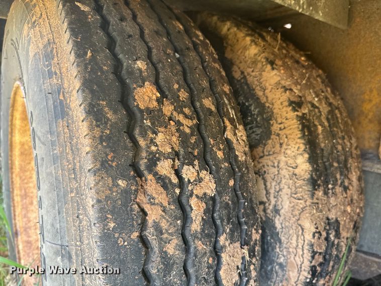 image for item DX0848 2000 Trail King TK70HT-492 hydratail drop deck equipment trailer