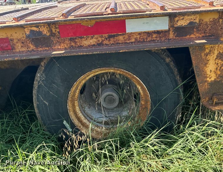 image for item DX0848 2000 Trail King TK70HT-492 hydratail drop deck equipment trailer