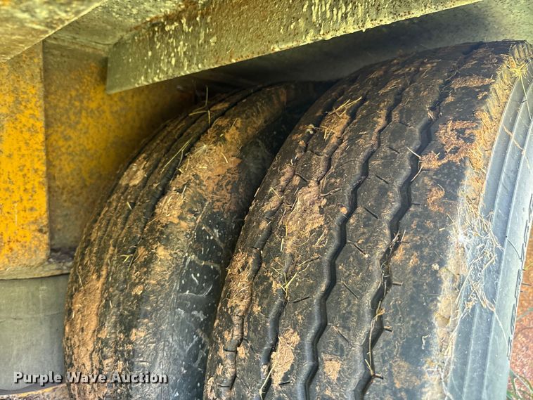 image for item DX0848 2000 Trail King TK70HT-492 hydratail drop deck equipment trailer