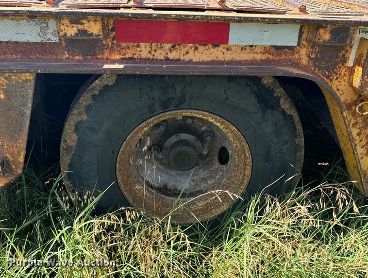 image for item DX0848 2000 Trail King TK70HT-492 hydratail drop deck equipment trailer