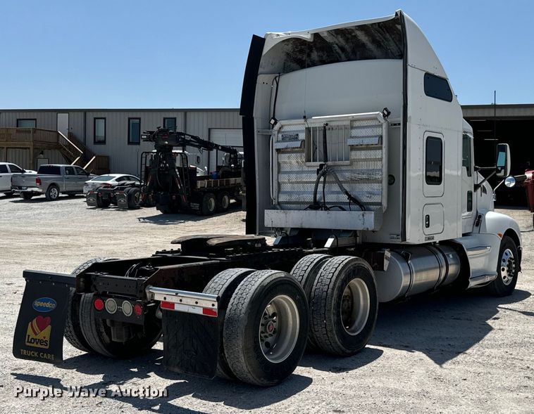 image for item DX0850 2013 Kenworth T660 semi truck