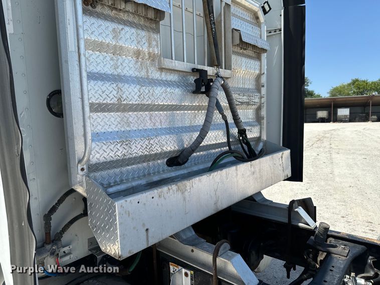 image for item DX0850 2013 Kenworth T660 semi truck