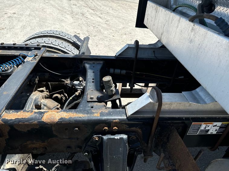 image for item DX0850 2013 Kenworth T660 semi truck