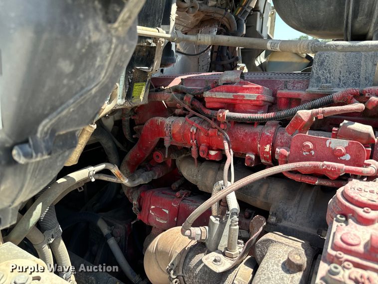 image for item DX0850 2013 Kenworth T660 semi truck