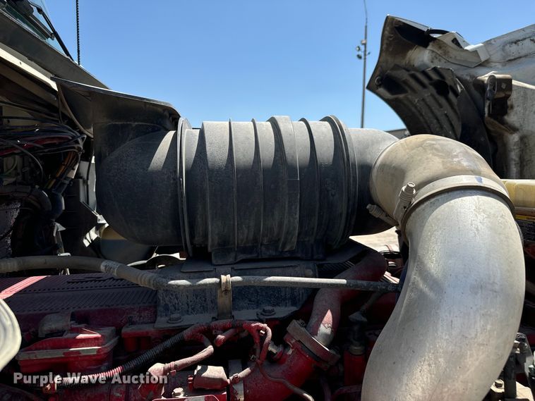 image for item DX0850 2013 Kenworth T660 semi truck