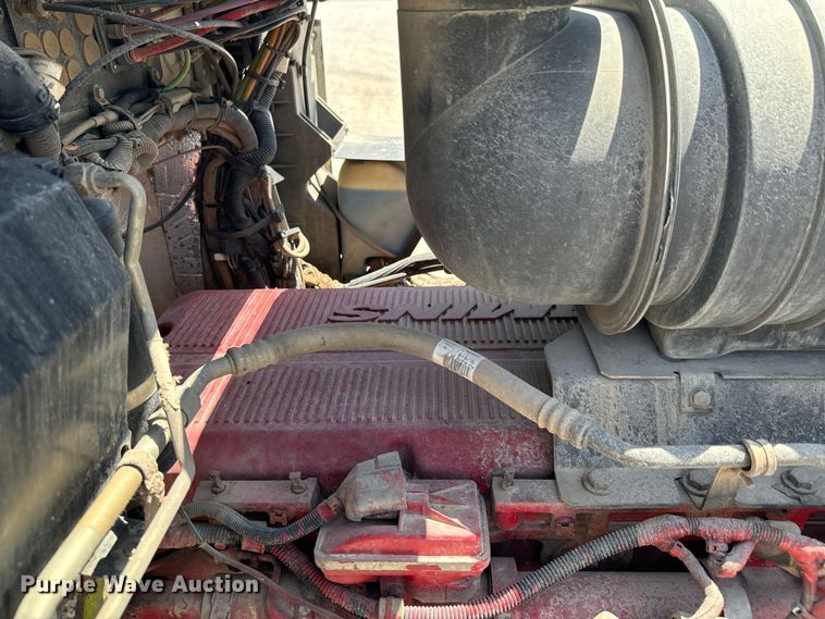 image for item DX0850 2013 Kenworth T660 semi truck