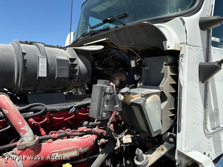 image for item DX0850 2013 Kenworth T660 semi truck