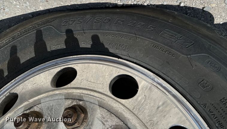 image for item DX0850 2013 Kenworth T660 semi truck