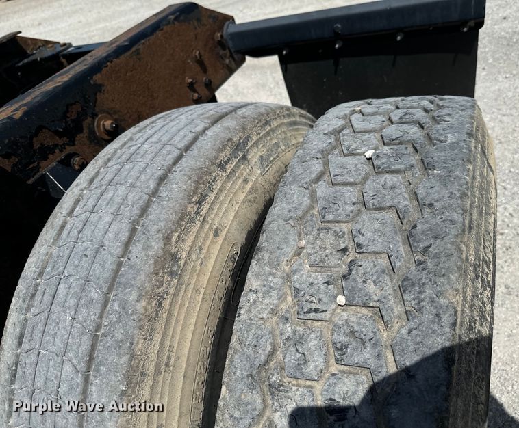 image for item DX0850 2013 Kenworth T660 semi truck