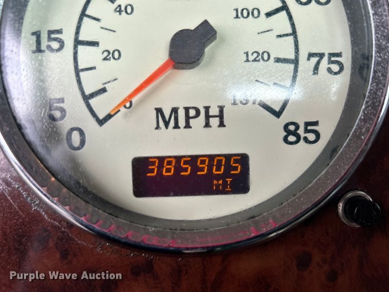 image for item EG0713 2011 International  9900ix semi truck